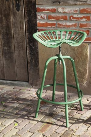 living-green-adjustable-tractor-stool